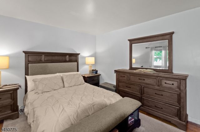 17 Stafford Dr, Wanaque Boro, NJ 07465