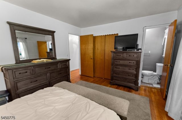17 Stafford Dr, Wanaque Boro, NJ 07465