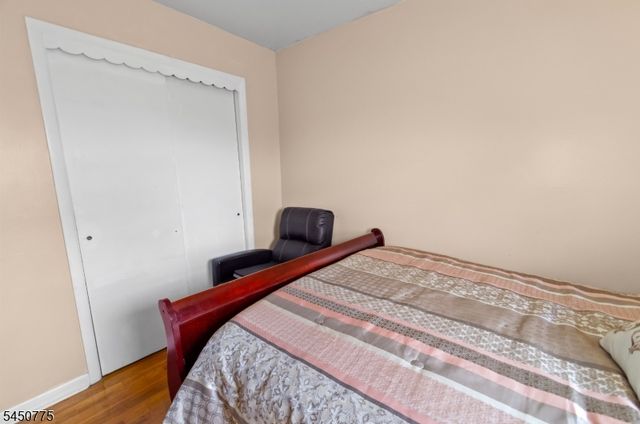 17 Stafford Dr, Wanaque Boro, NJ 07465