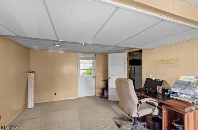 17 Stafford Dr, Wanaque Boro, NJ 07465