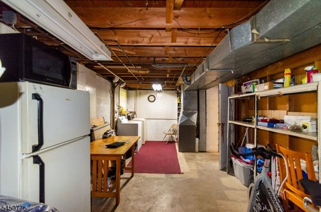 17 Stafford Dr, Wanaque Boro, NJ 07465