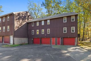 239 Old Farms Road APT 15A, Avon, CT 06001