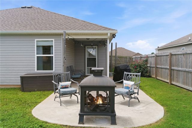 2312 Hickory Wood Avenue, Lowell, AR 72745