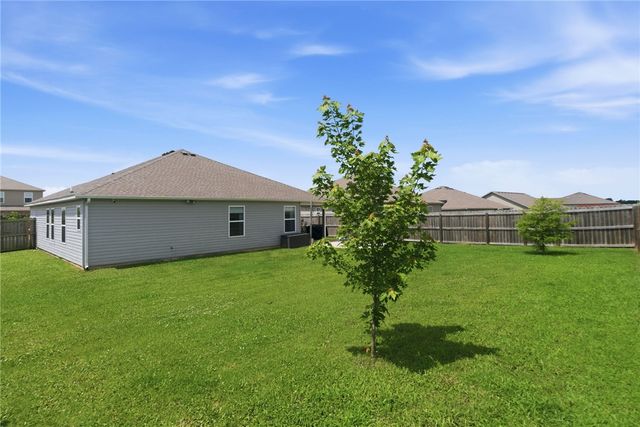 2312 Hickory Wood Avenue, Lowell, AR 72745