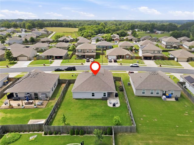 2312 Hickory Wood Avenue, Lowell, AR 72745