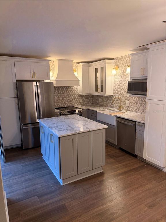 712 1ST COURT, Palm Harbor, FL 34684