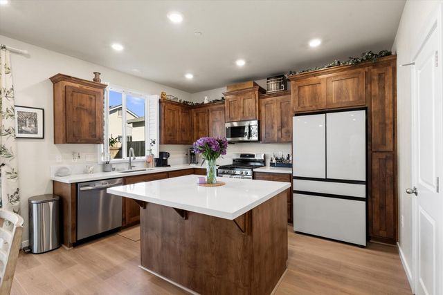 2057 Longmire Loop, Roseville, CA 95747