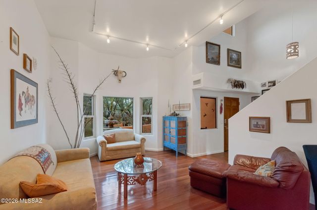 9348 N Camino De Plaza, Tucson, AZ 85742