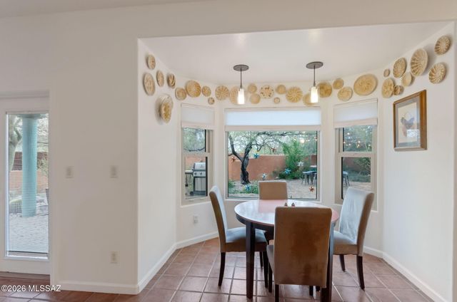 9348 N Camino De Plaza, Tucson, AZ 85742