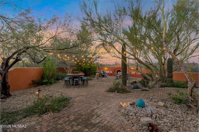 9348 N Camino De Plaza, Tucson, AZ 85742