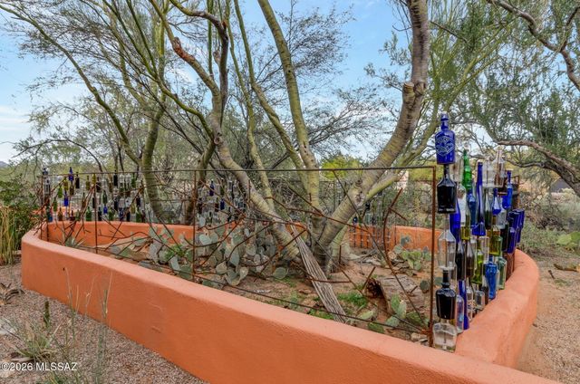 9348 N Camino De Plaza, Tucson, AZ 85742