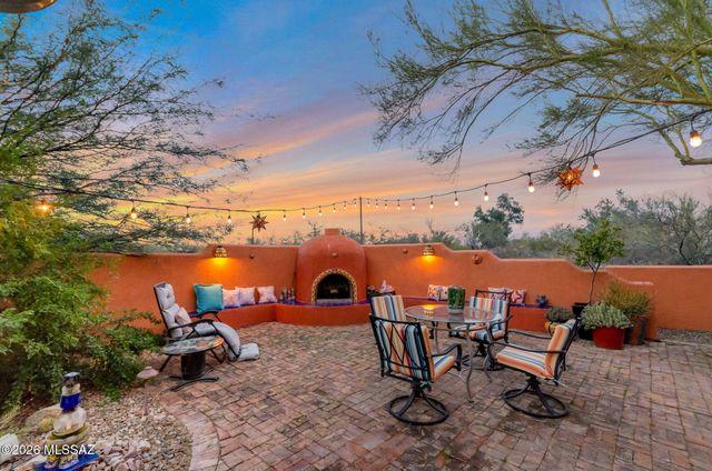 9348 N Camino De Plaza, Tucson, AZ 85742