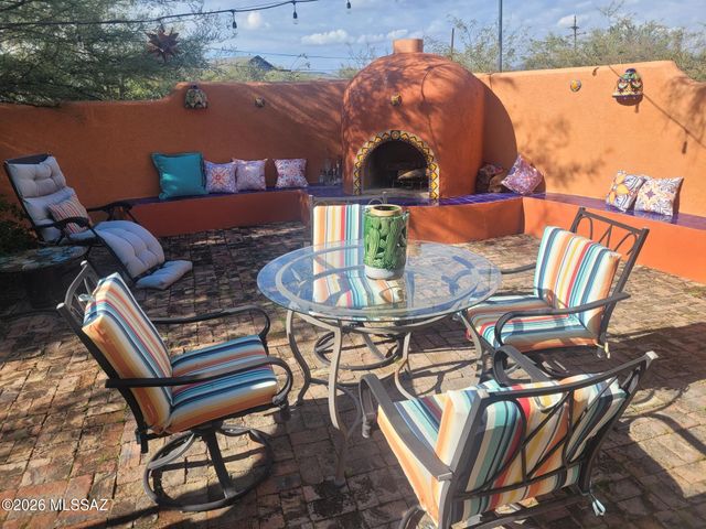 9348 N Camino De Plaza, Tucson, AZ 85742