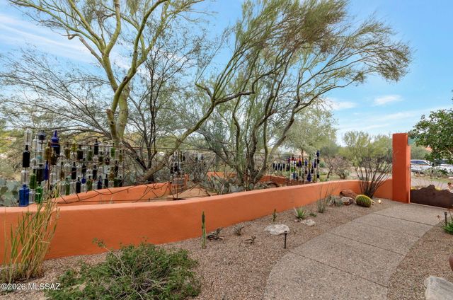 9348 N Camino De Plaza, Tucson, AZ 85742