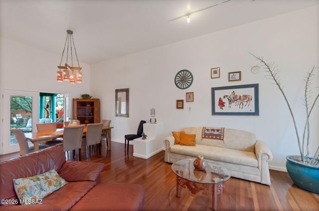 9348 N Camino De Plaza, Tucson, AZ 85742