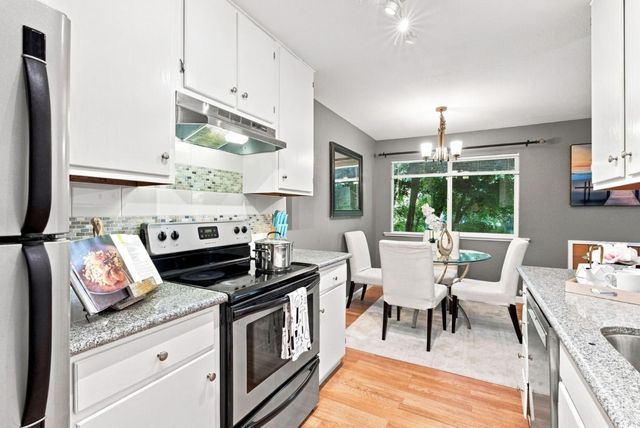 24 Emery Bay Drive, Emeryville, CA 94608