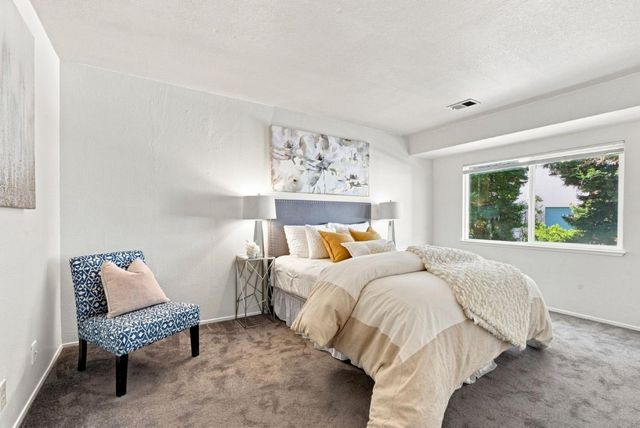 24 Emery Bay Drive, Emeryville, CA 94608