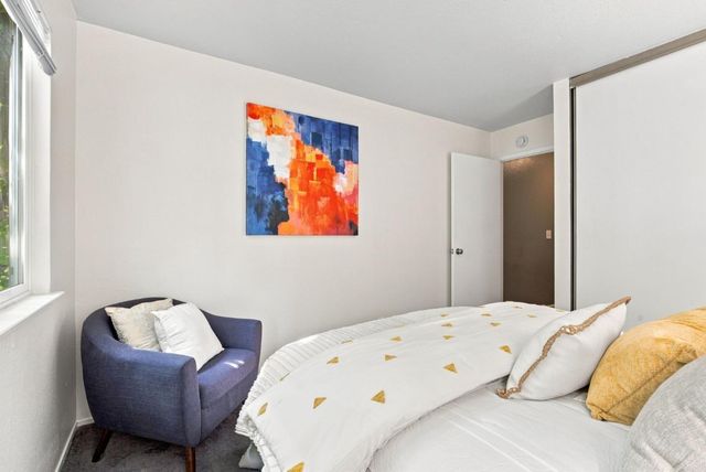 24 Emery Bay Drive, Emeryville, CA 94608