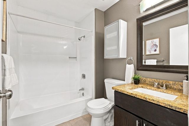 24 Emery Bay Drive, Emeryville, CA 94608