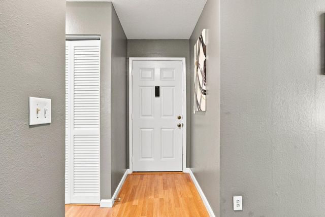 24 Emery Bay Drive, Emeryville, CA 94608