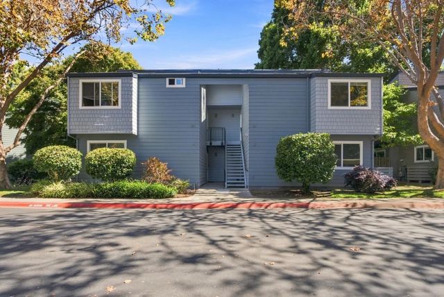 24 Emery Bay Drive, Emeryville, CA 94608