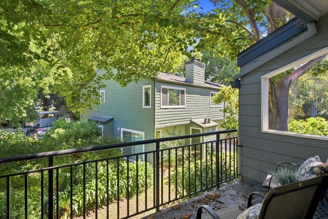 24 Emery Bay Drive, Emeryville, CA 94608