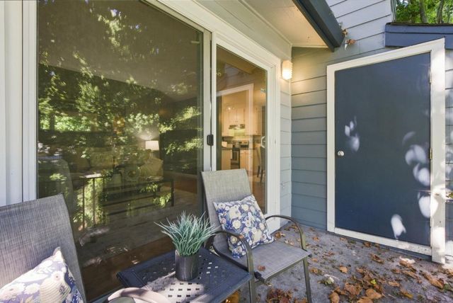 24 Emery Bay Drive, Emeryville, CA 94608
