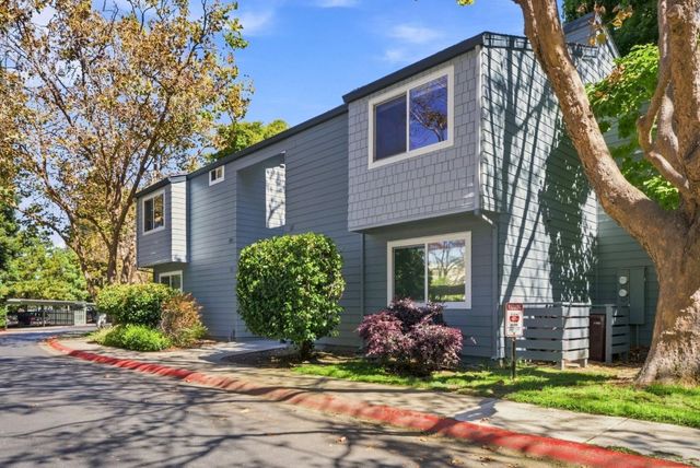 24 Emery Bay Drive, Emeryville, CA 94608