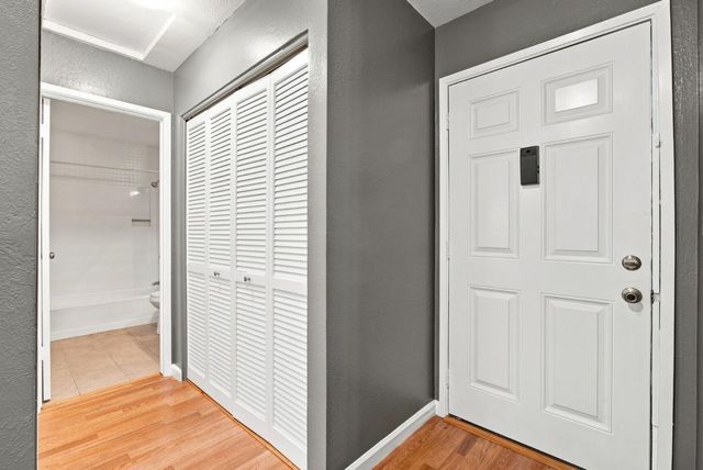 24 Emery Bay Drive, Emeryville, CA 94608