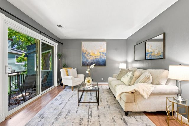 24 Emery Bay Drive, Emeryville, CA 94608