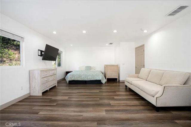 10110 Sunland Boulevard, Shadow Hills, CA 91040