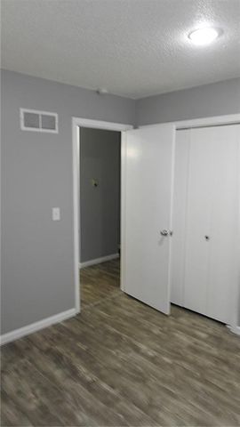 7141 STERLING Avenue, Raytown, MO 64133