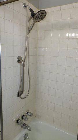 7141 STERLING Avenue, Raytown, MO 64133