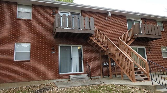 7141 STERLING Avenue, Raytown, MO 64133