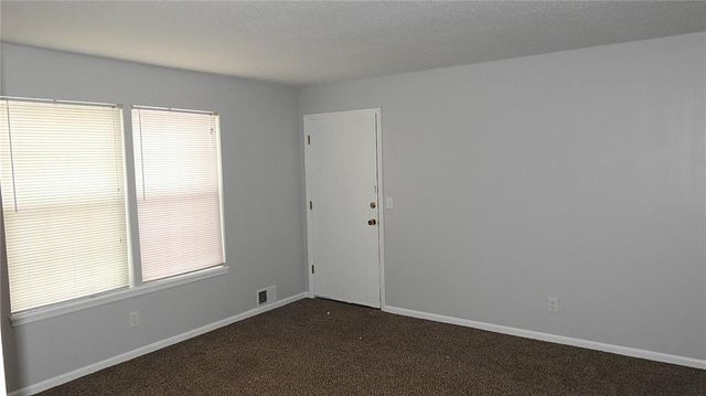 7141 STERLING Avenue, Raytown, MO 64133