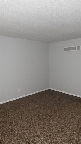 7141 STERLING Avenue, Raytown, MO 64133