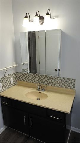 7141 STERLING Avenue, Raytown, MO 64133