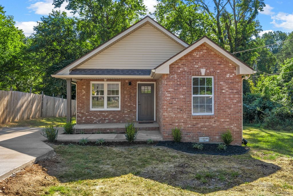 525 Glenn St, Clarksville, TN 37040