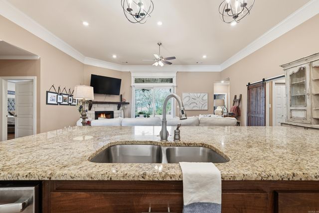 2406 Aberdeen Drive, Bryant, AR 72019