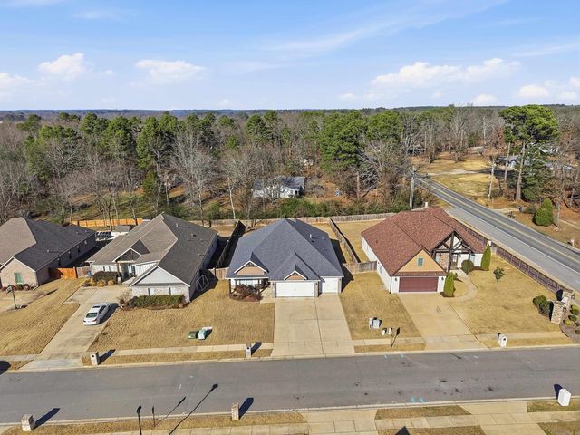 2406 Aberdeen Drive, Bryant, AR 72019