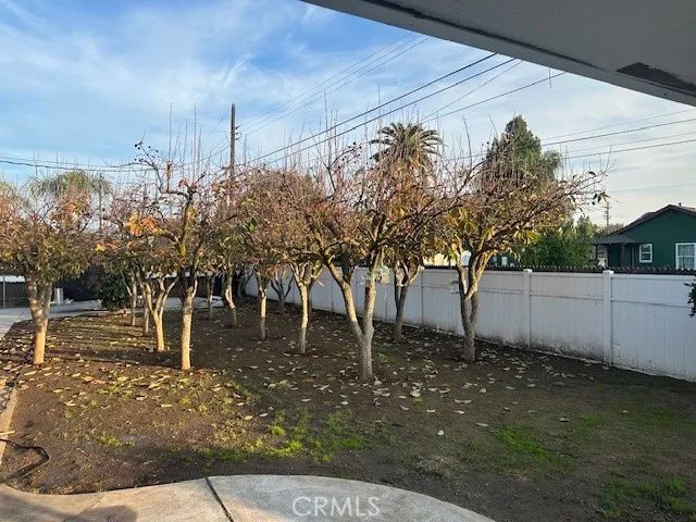 4984 E Belmont Avenue, Fresno, CA 93727