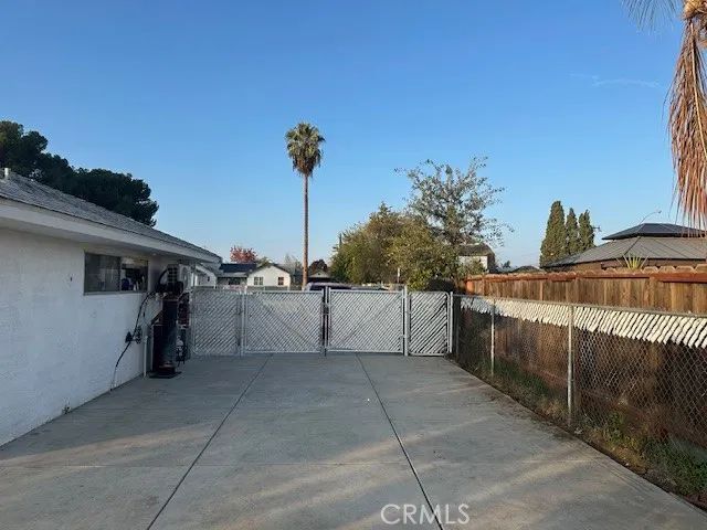 4984 E Belmont Avenue, Fresno, CA 93727