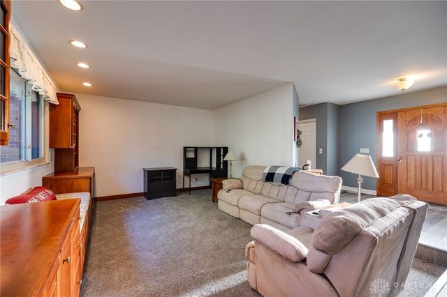 1325 De Quincy Drive, Beavercreek, OH 45434