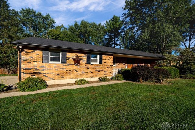 1325 De Quincy Drive, Beavercreek, OH 45434