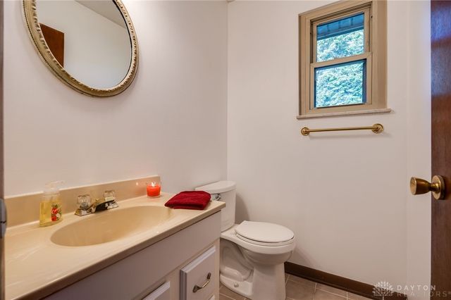 1325 De Quincy Drive, Beavercreek, OH 45434