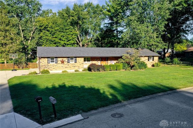 1325 De Quincy Drive, Beavercreek, OH 45434
