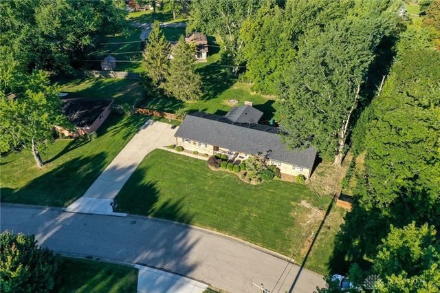 1325 De Quincy Drive, Beavercreek, OH 45434