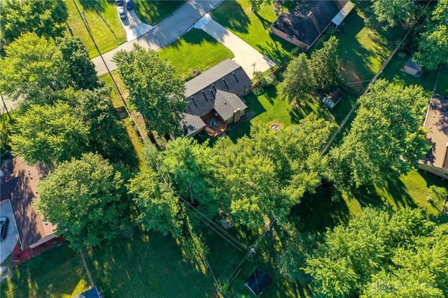 1325 De Quincy Drive, Beavercreek, OH 45434