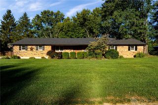 1325 De Quincy Drive, Beavercreek, OH 45434