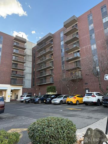 10 N Wood Avenue 314, Linden, NJ 07036